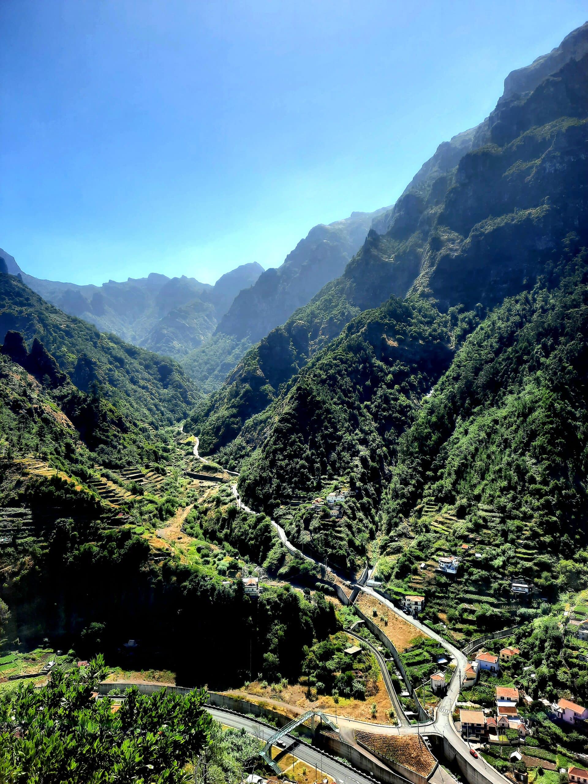 Straße in der Mitte von Madeira