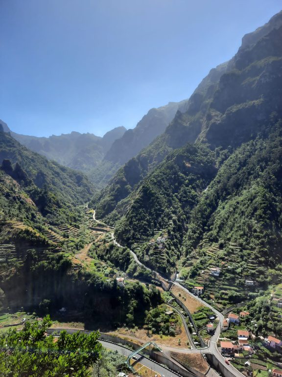 Madeira Wanderungen - Bild mit Aussicht auf das Inland von Madeira