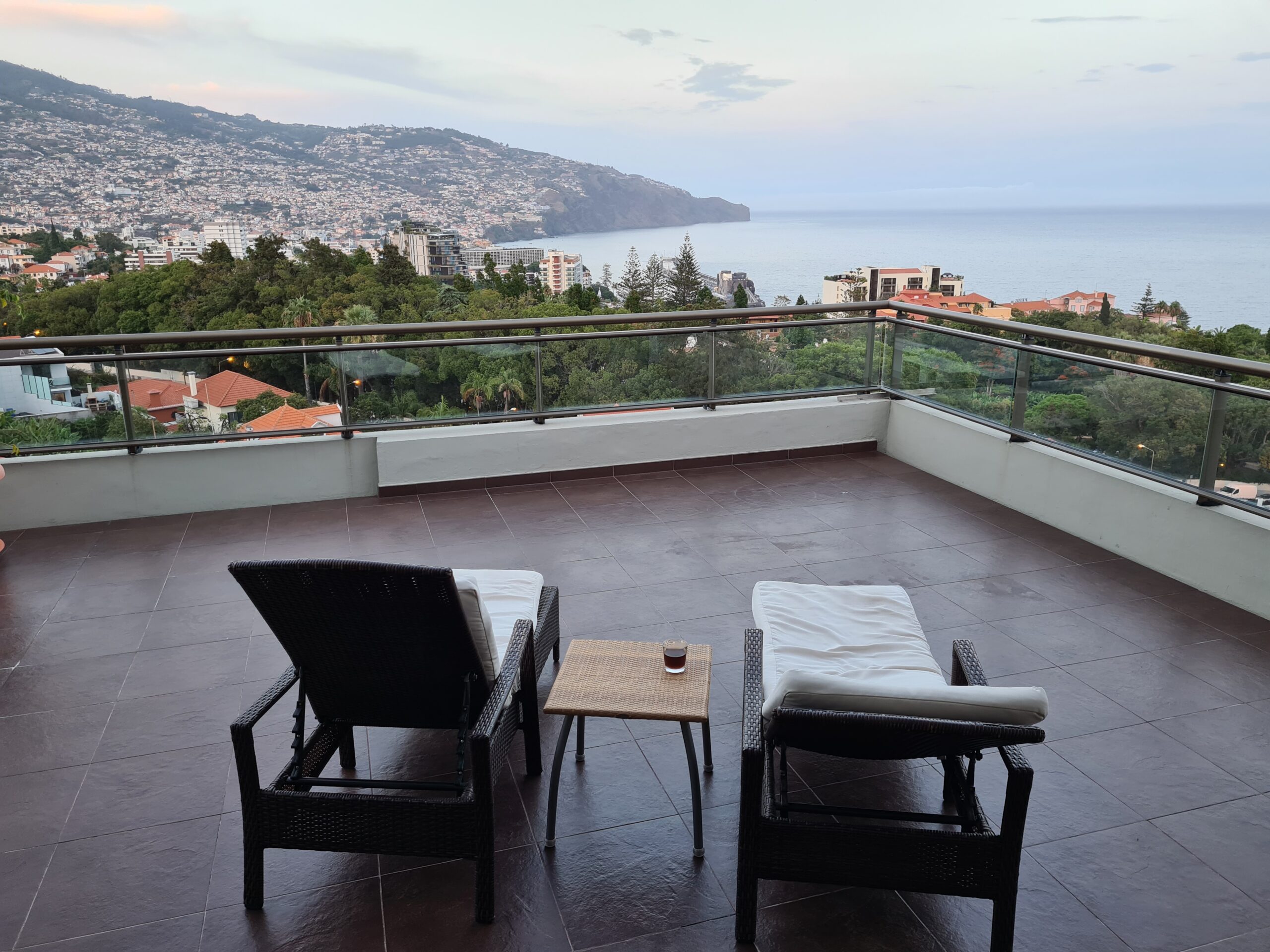 Abendaussicht auf Funchl vom Hotel Madeira Gardens - Madeira